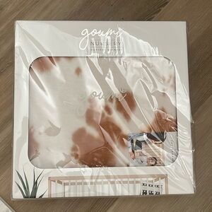 Goumi Nursery Blanket